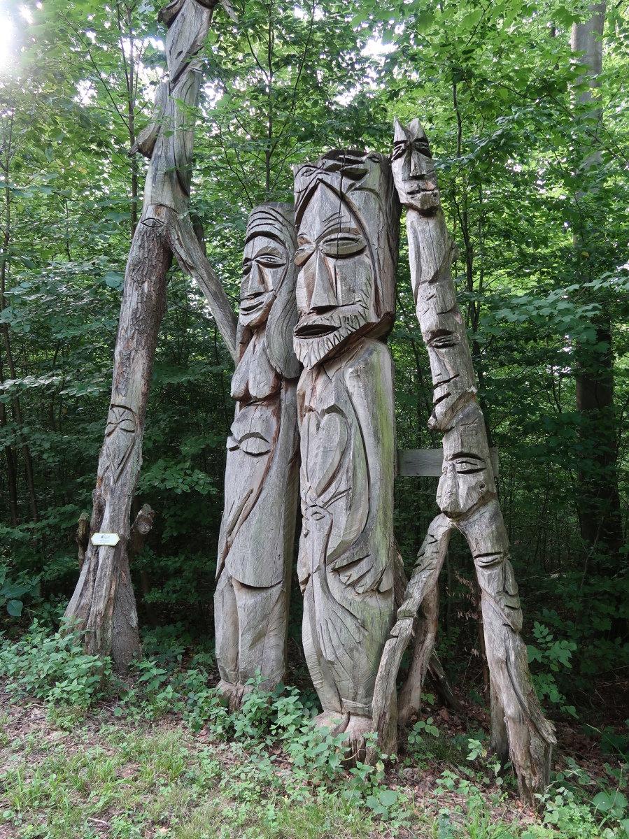 Holzskulpturen von Guntram Prochaska