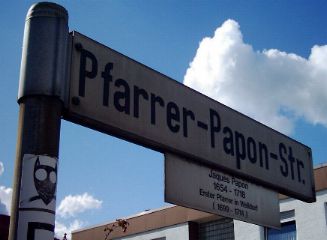 Pfarrer-Papon-Straße in Mörfelden-Walldorf